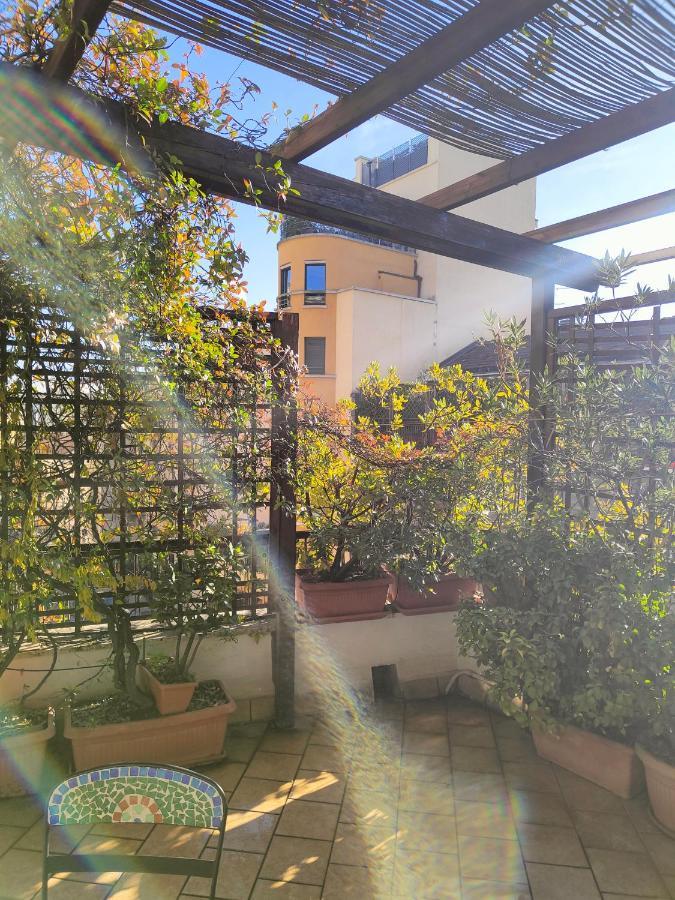 Lovely Gazebo Milan Bagian luar foto